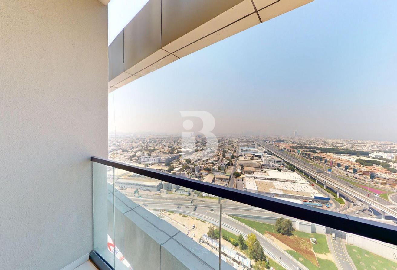Prime Location | ready to move | Fully Furnished photo 5