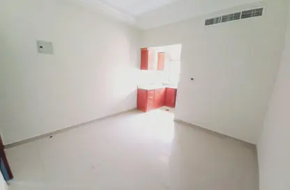 Apartment - Studio - 4 Bathrooms for rent in Fire Station Road - Muwaileh - Sharjah