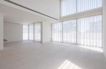 Villa - 5 - 6 for sale in Nad Al Sheba Gardens 2 - Nad Al Sheba Gardens - Nad Al Sheba 1 - Nad Al Sheba - Dubai