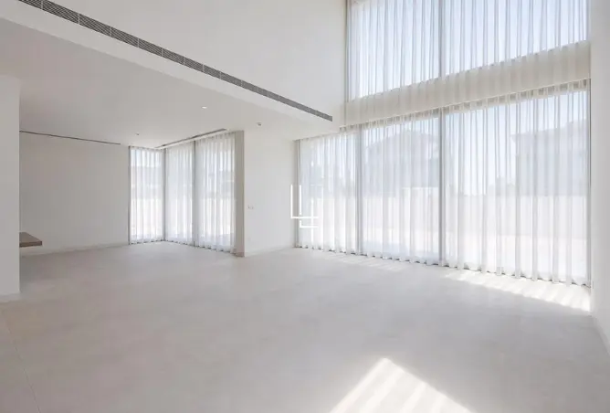 160100121 - Property Image 2