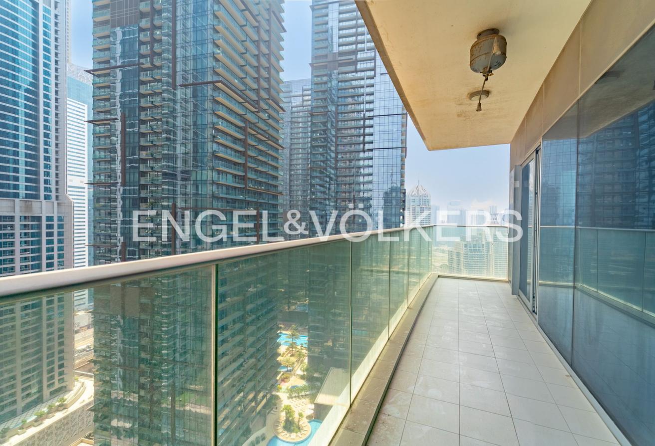 High floor | Unfurnished | Marina Bay View photo 16