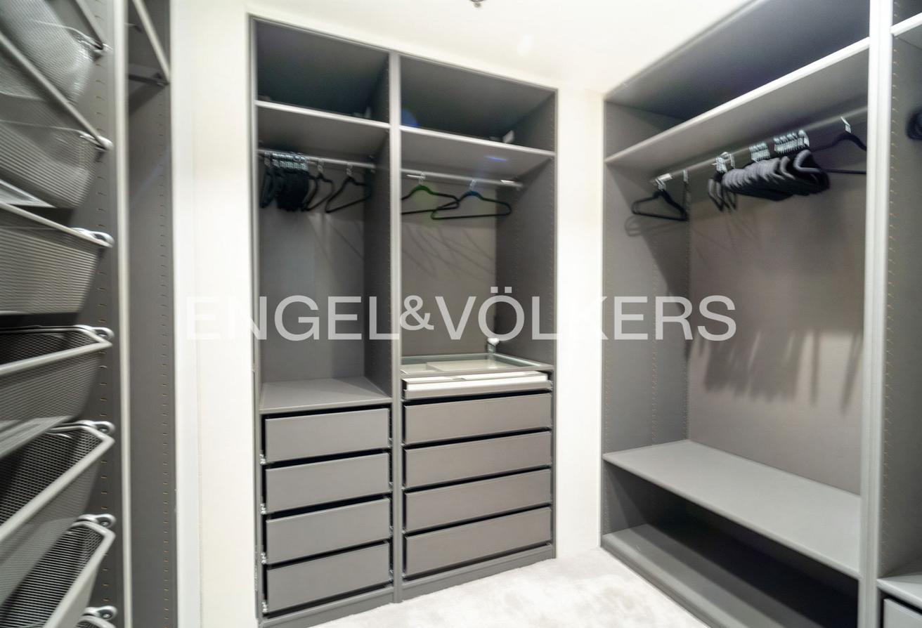 High floor | Unfurnished | Marina Bay View photo 8