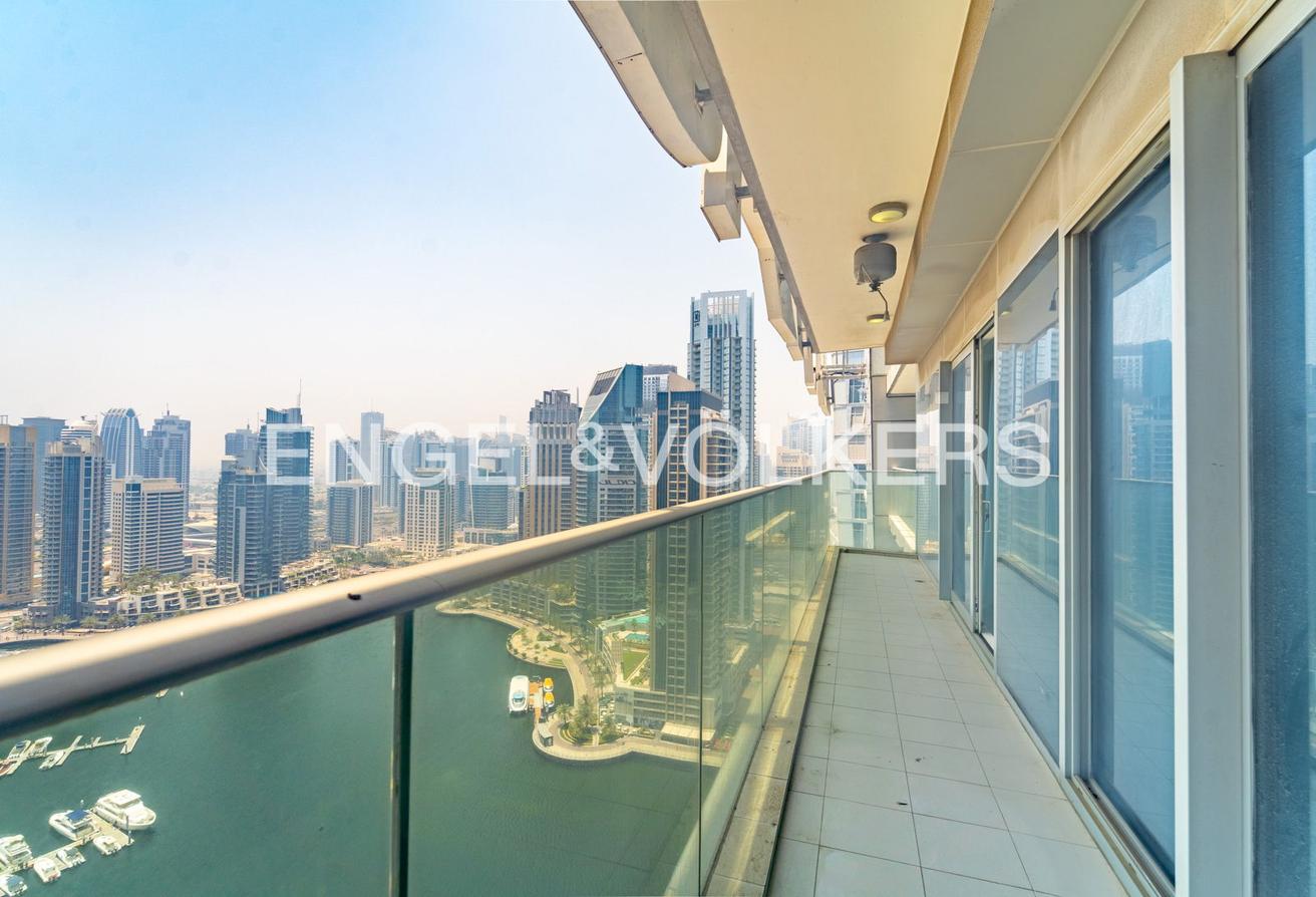 High floor | Unfurnished | Marina Bay View photo 12