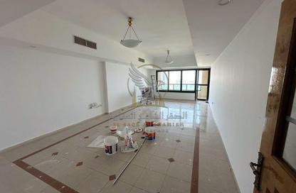 Apartment - 3 - 3 for rent in Dar Al Majaz - Jamal Abdul Nasser Street - Al Majaz - Sharjah