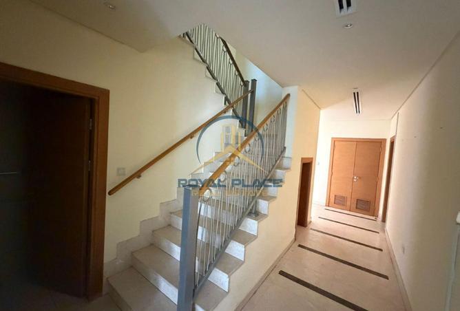 87869628 - Property Image 3