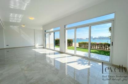 Villa - 5 Bedrooms - 6 Bathrooms for rent in Palma Residences - Palm Jumeirah - Dubai