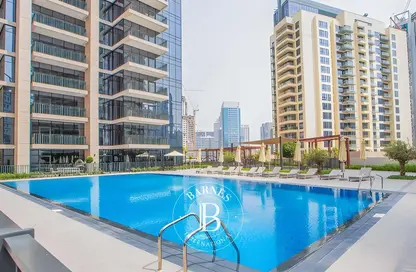 Apartment - 1 Bedroom - 2 Bathrooms for rent in Boulevard Crescent Tower 1 - BLVD Crescent - Downtown Dubai - Dubai