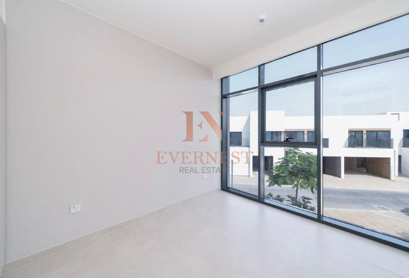 Spacious 4 BHK | Corner Unit | Near Kids Play Area photo 18