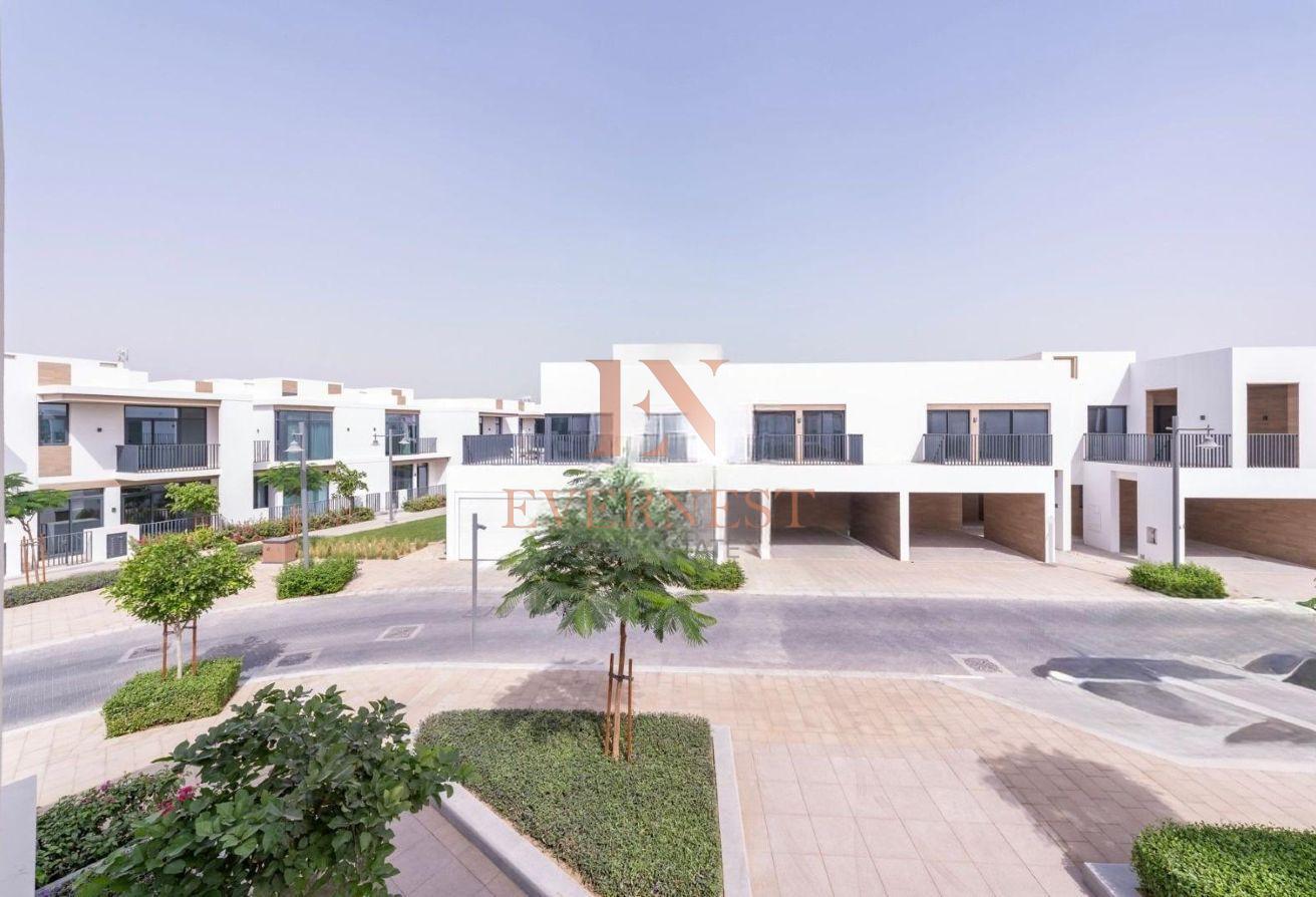 Spacious 4 BHK | Corner Unit | Near Kids Play Area photo 3