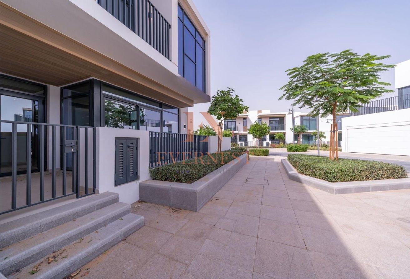 Spacious 4 BHK | Corner Unit | Near Kids Play Area photo 6
