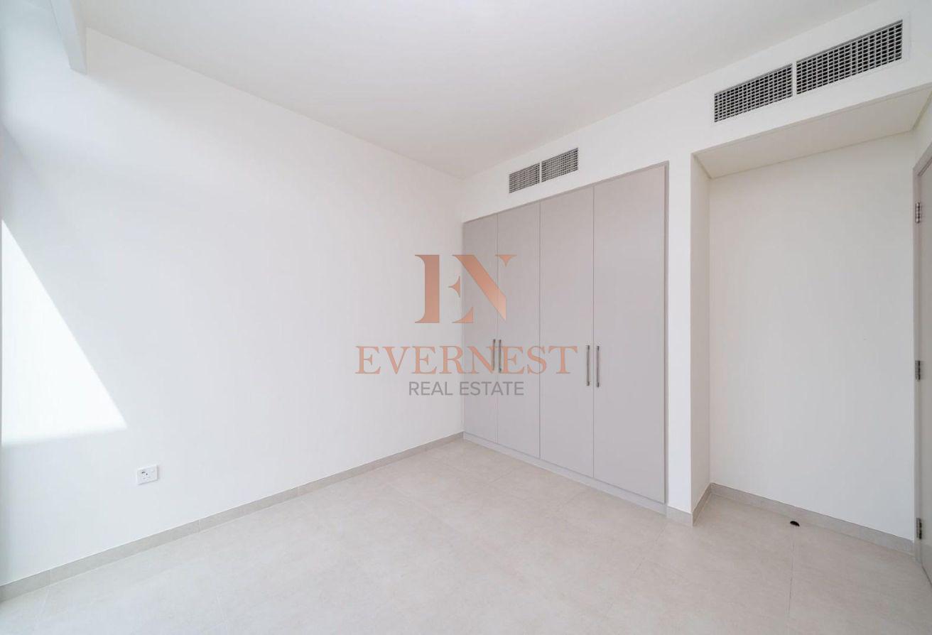 Spacious 4 BHK | Corner Unit | Near Kids Play Area photo 15