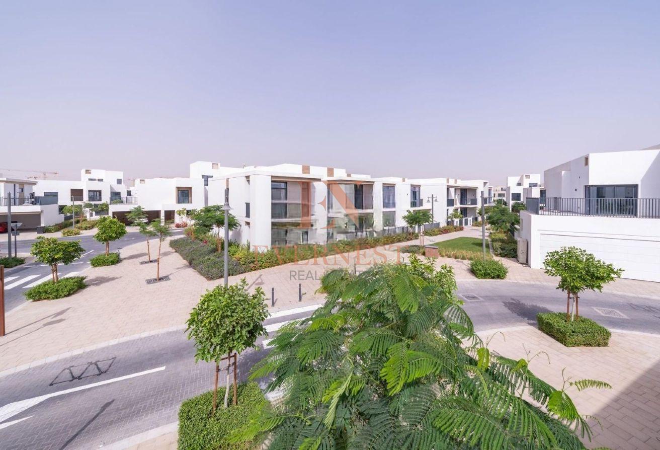 Spacious 4 BHK | Corner Unit | Near Kids Play Area photo 27