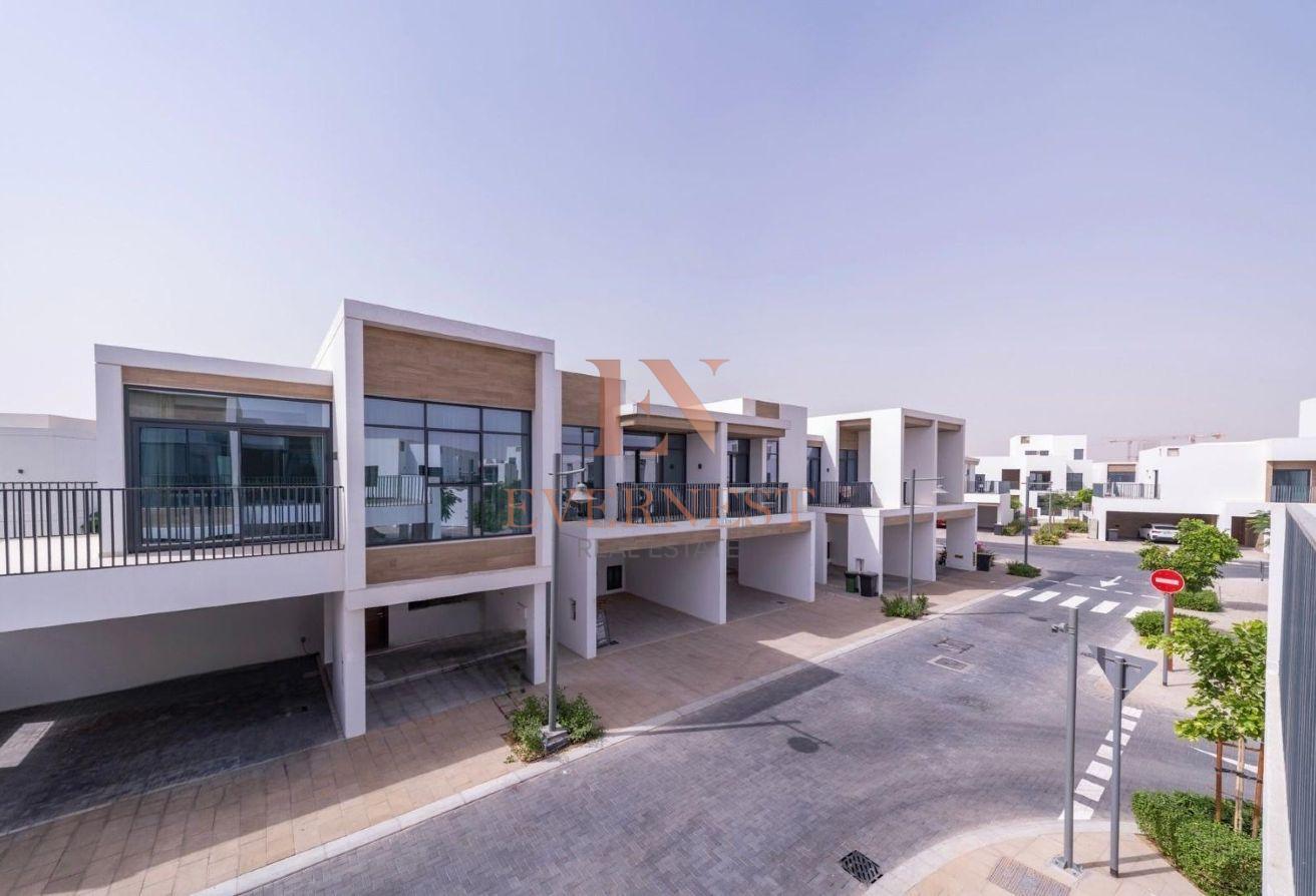 Spacious 4 BHK | Corner Unit | Near Kids Play Area photo 5