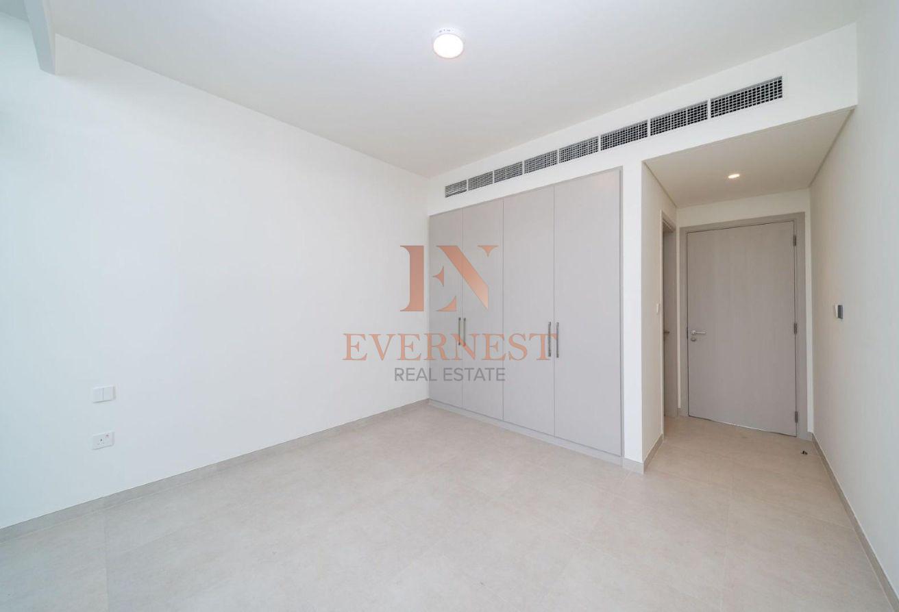 Spacious 4 BHK | Corner Unit | Near Kids Play Area photo 20