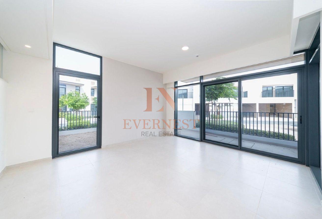 Spacious 4 BHK | Corner Unit | Near Kids Play Area photo 9