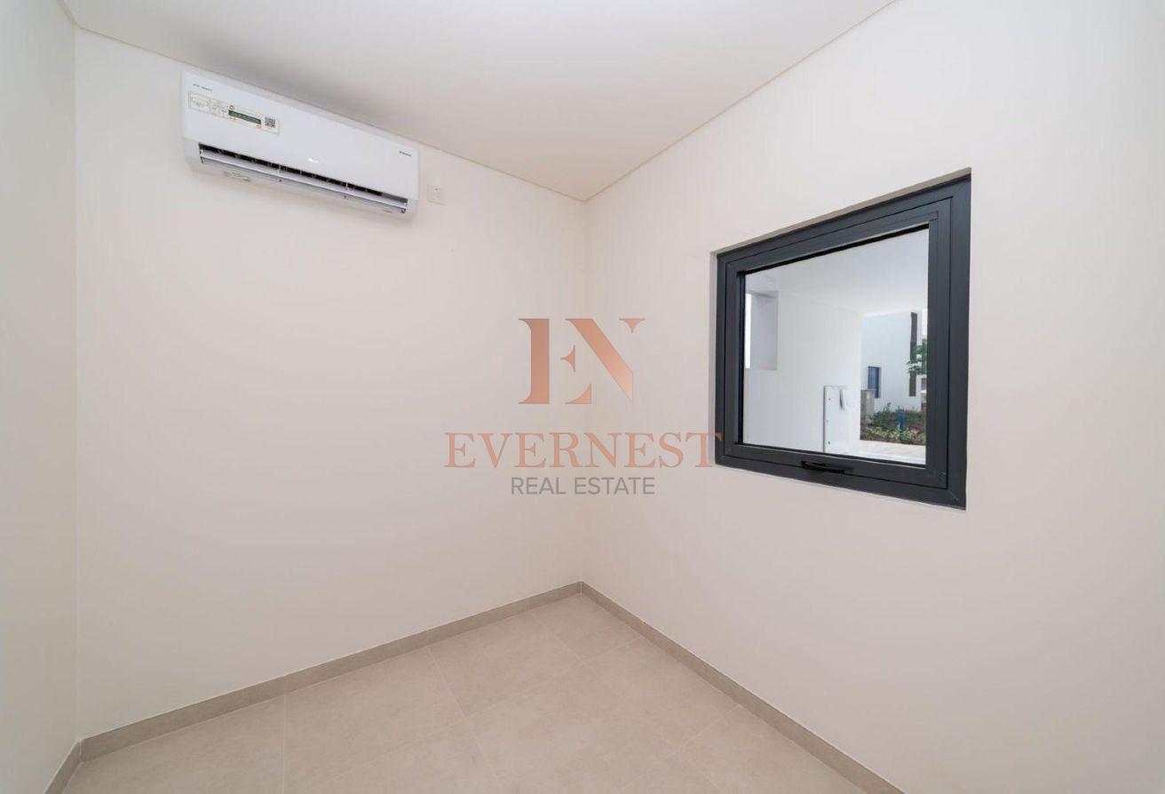 Spacious 4 BHK | Corner Unit | Near Kids Play Area photo 13