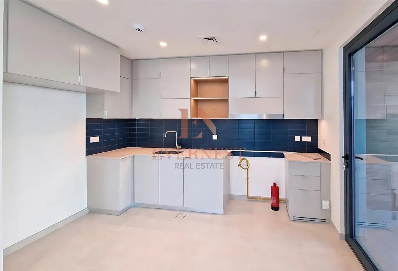 Spacious 4 BHK | Corner Unit | Near Kids Play Area photo 4