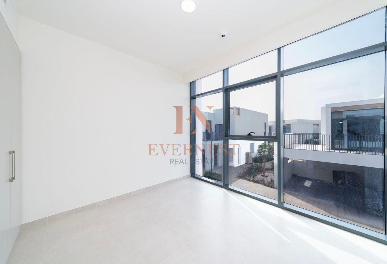Spacious 4 BHK | Corner Unit | Near Kids Play Area photo 16