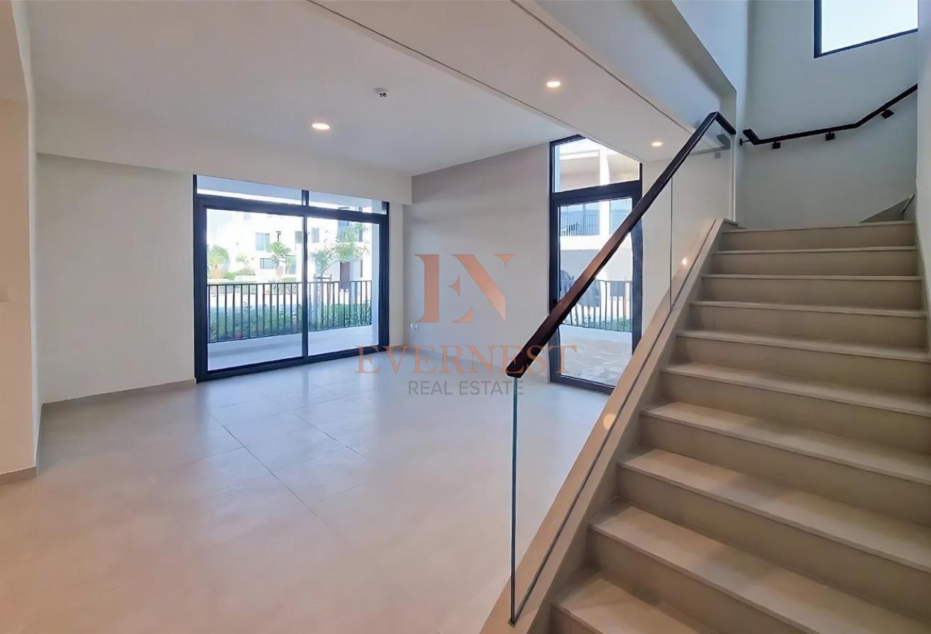 Spacious 4 BHK | Corner Unit | Near Kids Play Area photo 10