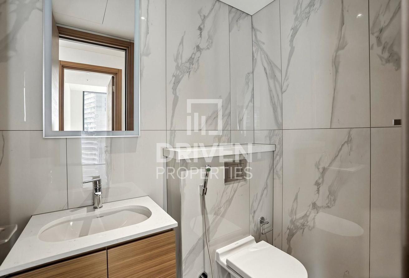 Prime Location | Corner Unit | Partial Burj View photo 18
