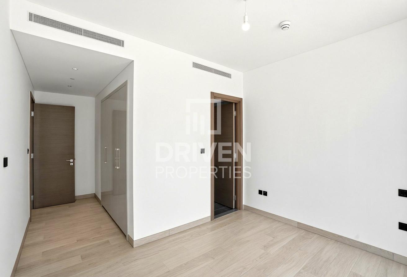 Prime Location | Corner Unit | Partial Burj View photo 16