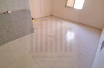 Apartment - 1 Bathroom for rent in Fire Station Road - Muwaileh - Sharjah