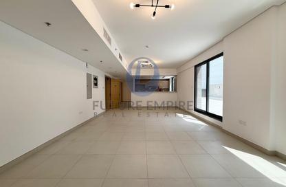 Apartment - 3 Bedrooms - 5 Bathrooms for rent in Haas Building - Jumeirah Garden City - Al Satwa - Dubai