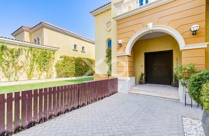 Villa - 4 Bedrooms - 4 Bathrooms for sale in District 7 - Jumeirah Park - Dubai