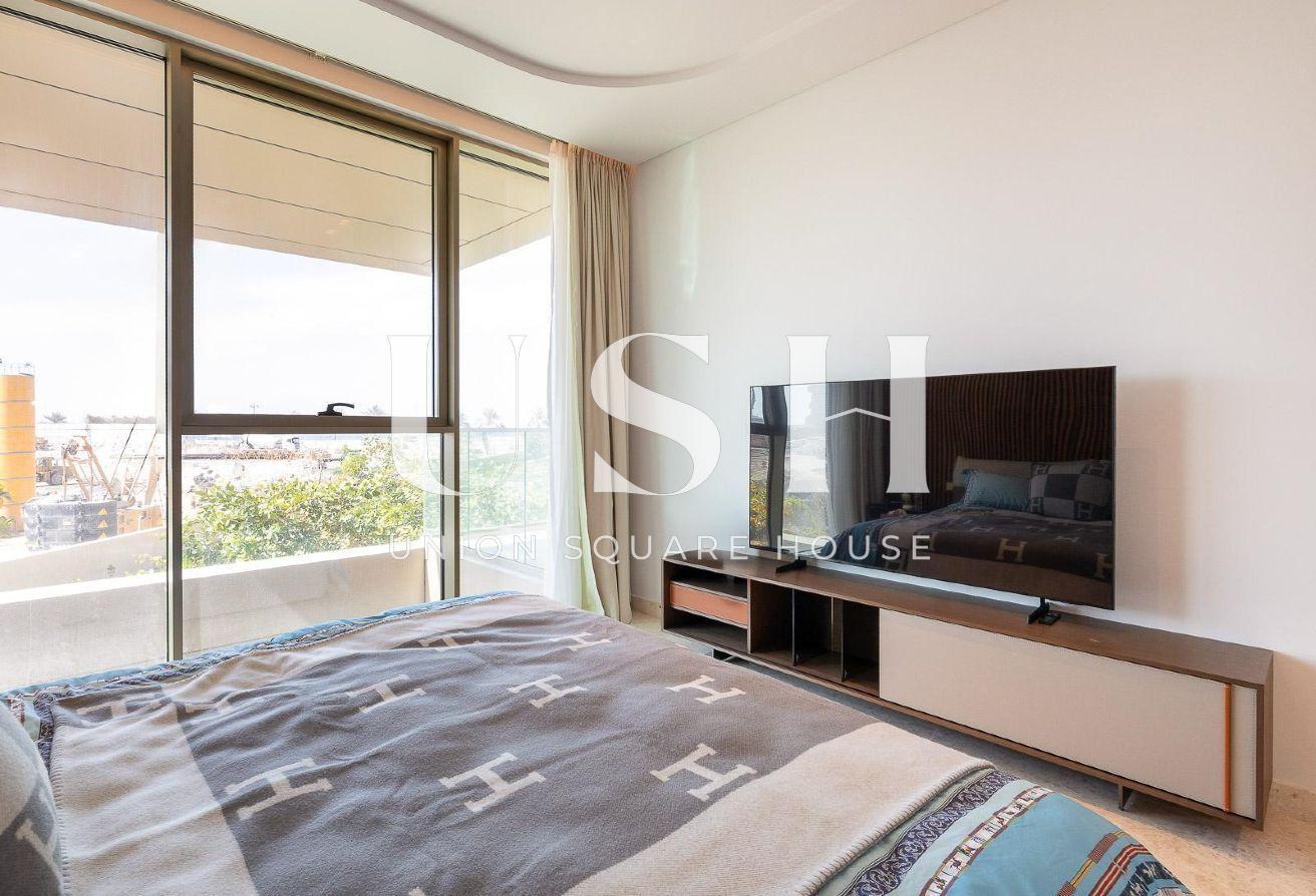 Luxury Furnished | Sea View | Beachfront Living photo 16