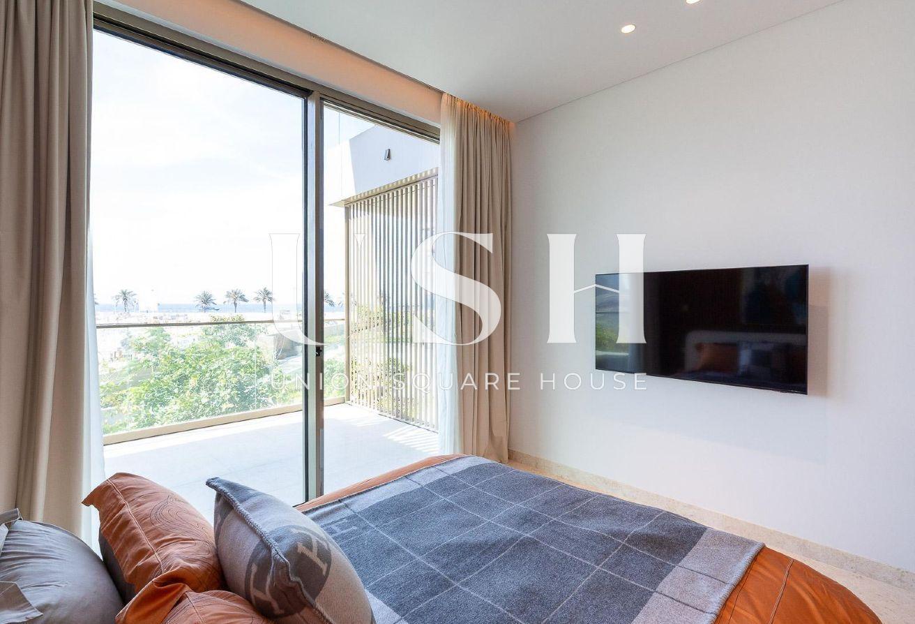 Luxury Furnished | Sea View | Beachfront Living photo 18