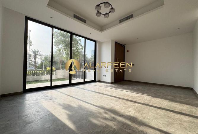 4BR Villa| Maid | Private Elevator|Prime Location