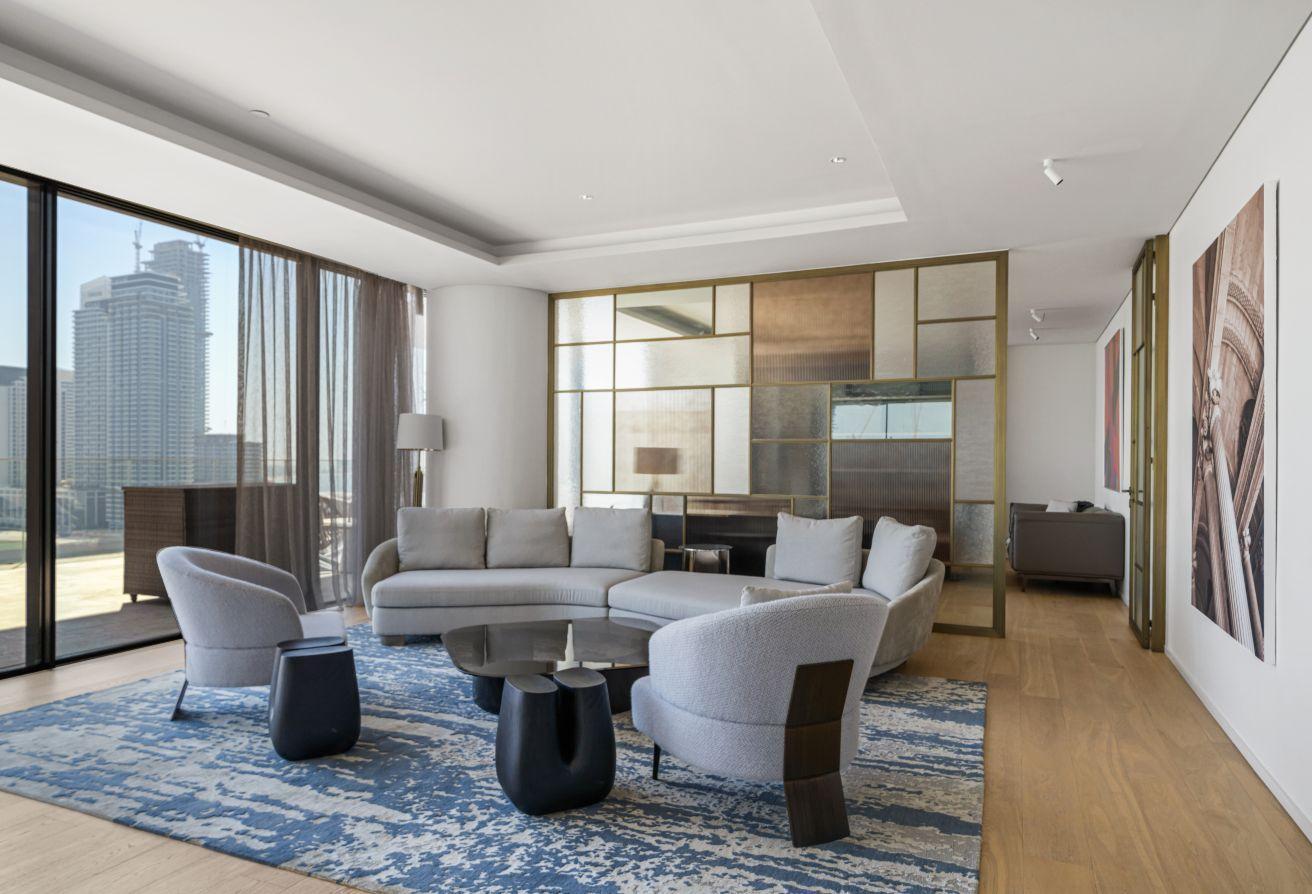 4-bedroom Luxury Residence | Fully furnished photo 8