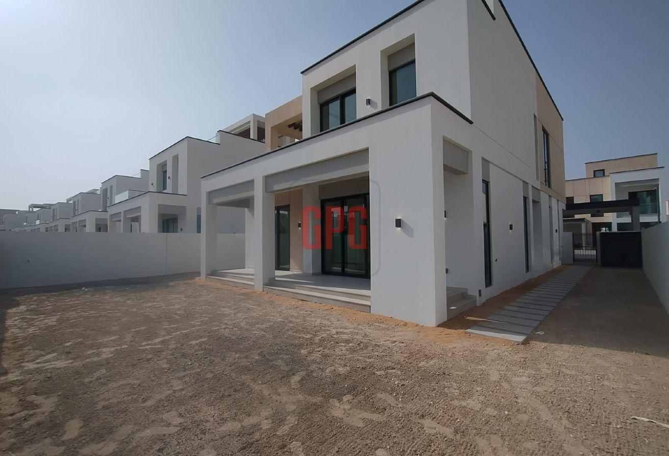 Spacious 4BR | Close to Amenities | Prime Location photo 4