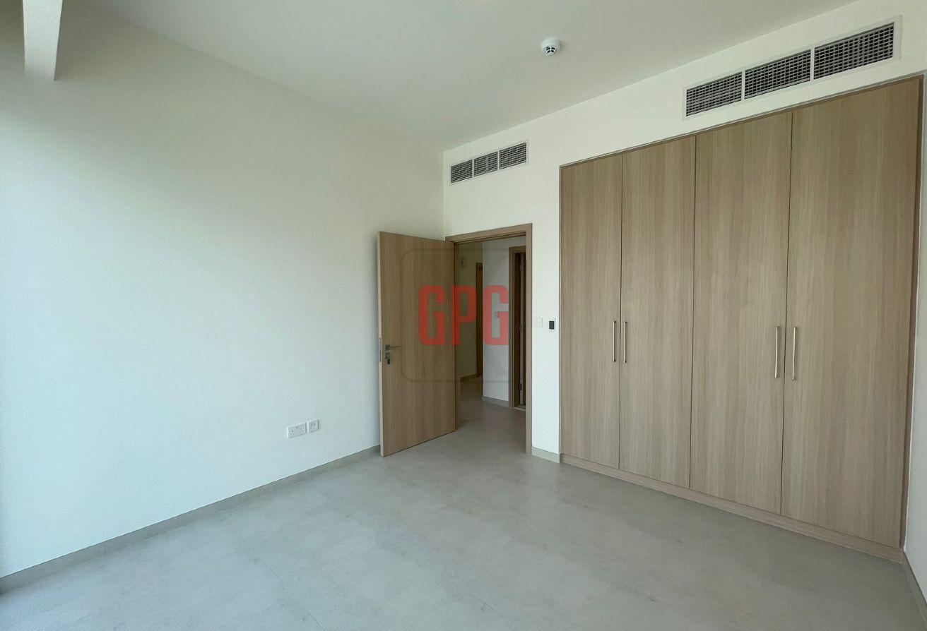 Spacious 4BR | Close to Amenities | Prime Location photo 5