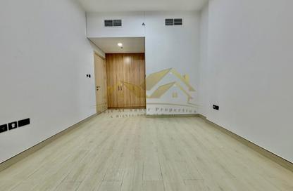 Apartment - 1 Bedroom - 4 Bathrooms for rent in Karimian 3 - Jumeirah Garden City - Al Satwa - Dubai