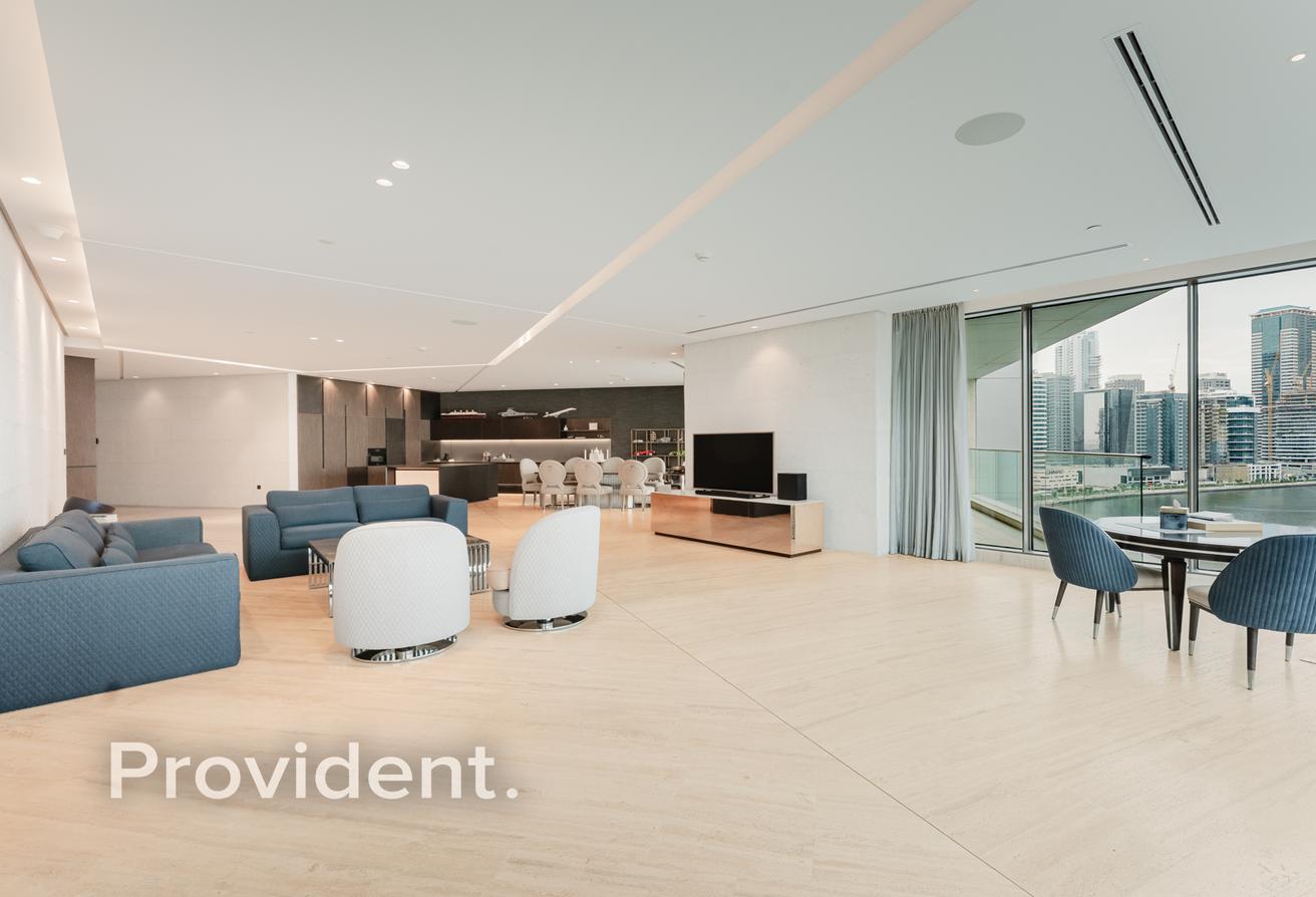 Luxurious 2BR | Burj/Canal View | Prime Location photo 9