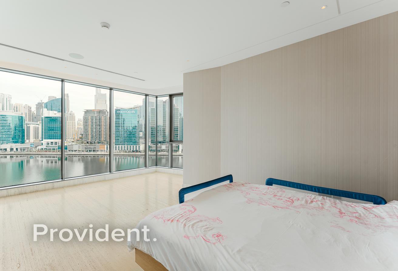 Luxurious 2BR | Burj/Canal View | Prime Location photo 11