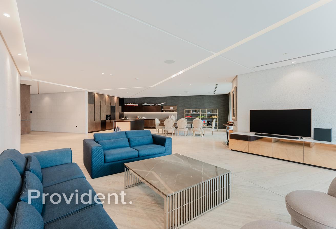 Luxurious 2BR | Burj/Canal View | Prime Location photo 5