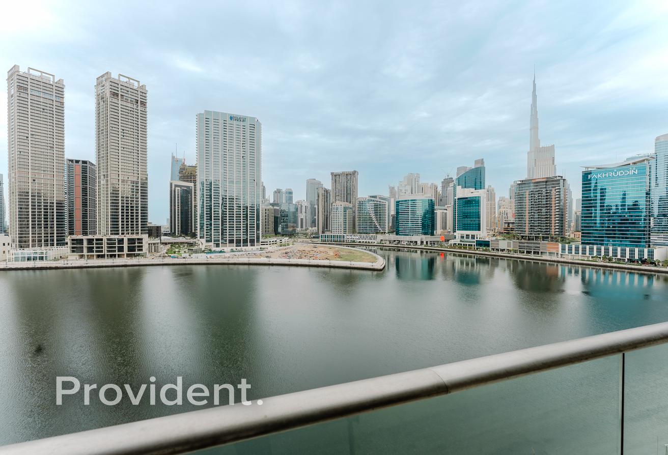 Luxurious 2BR | Burj/Canal View | Prime Location photo 14