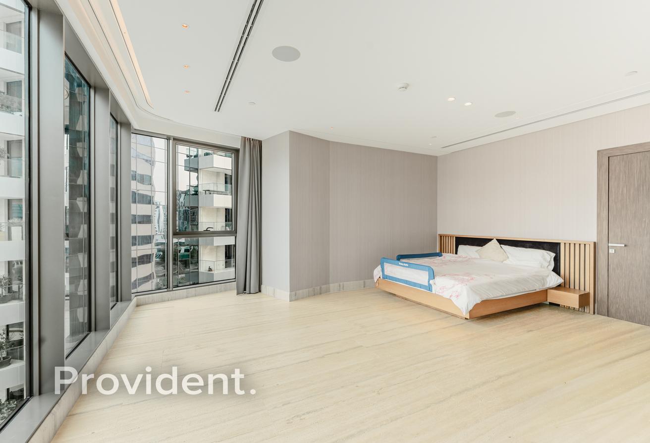 Luxurious 2BR | Burj/Canal View | Prime Location photo 10
