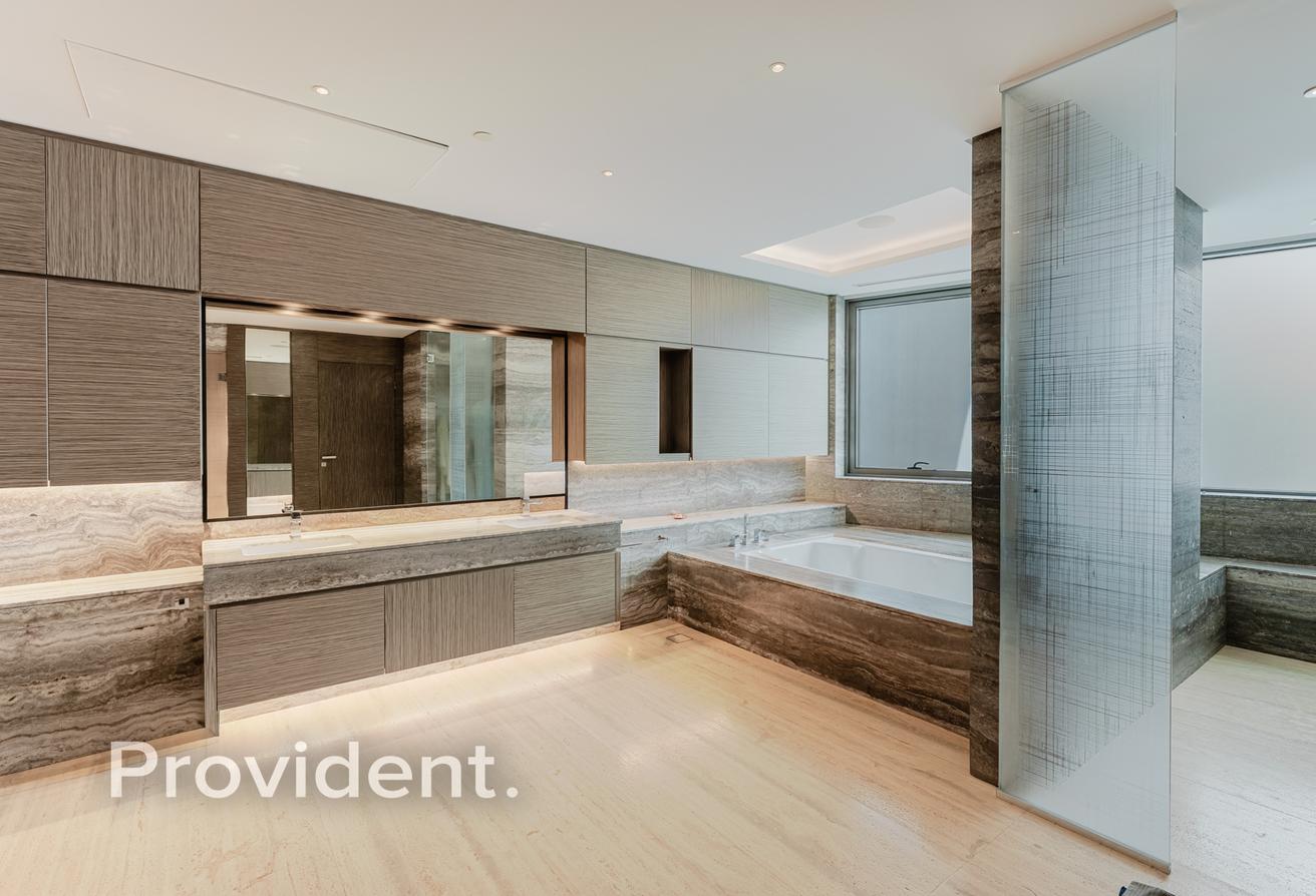 Luxurious 2BR | Burj/Canal View | Prime Location photo 18