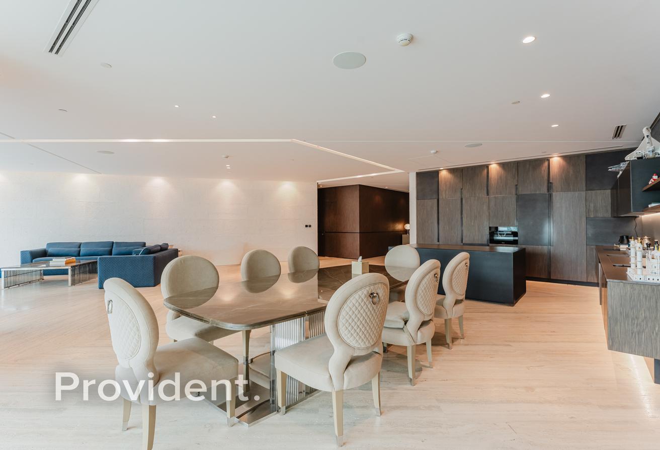 Luxurious 2BR | Burj/Canal View | Prime Location photo 4