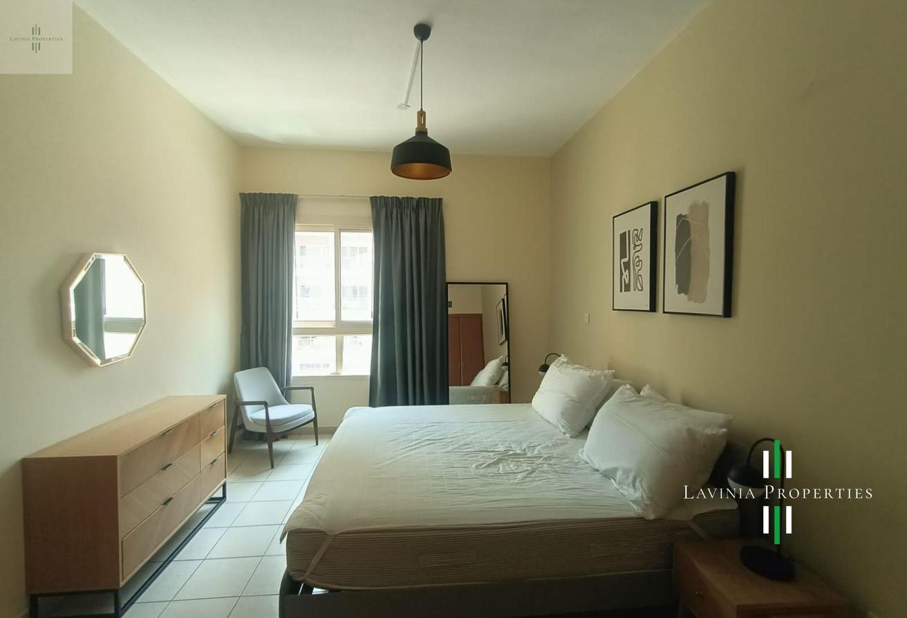 FURNISHED | VACANT | LUXURIOUS | UPGRADED photo 7