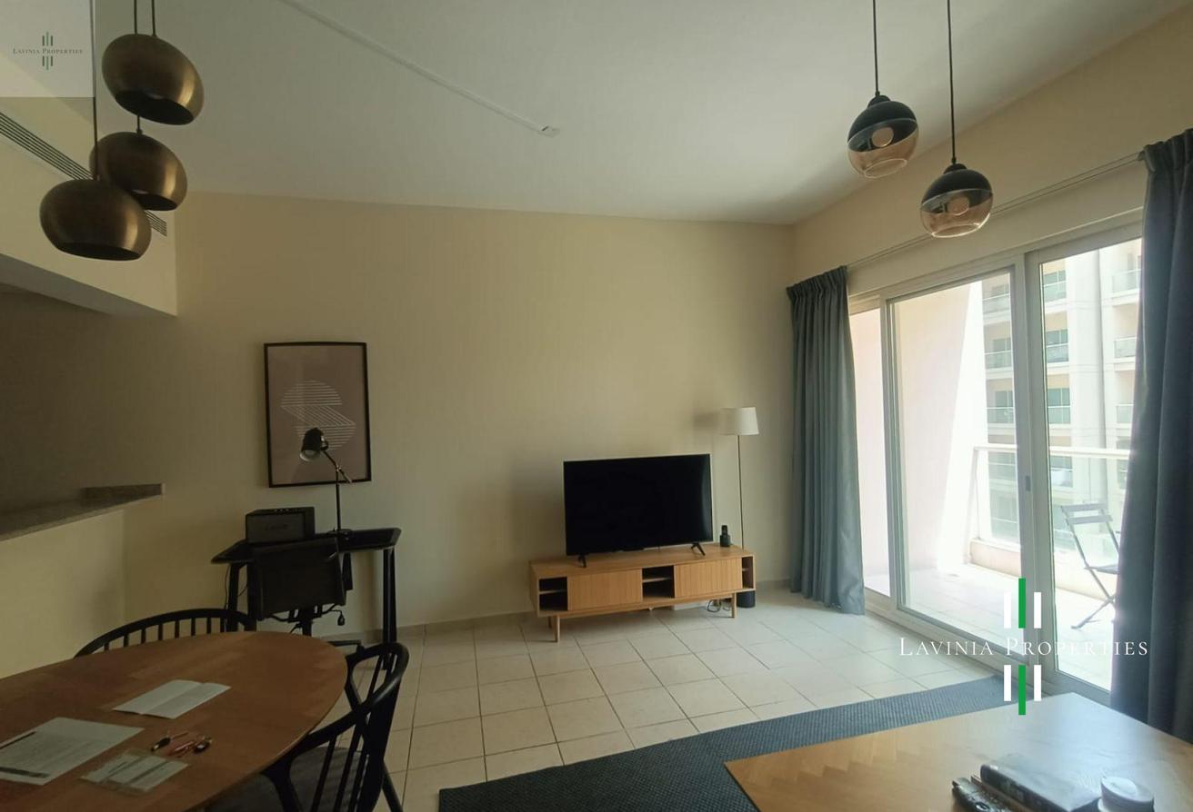 FURNISHED | VACANT | LUXURIOUS | UPGRADED photo 4