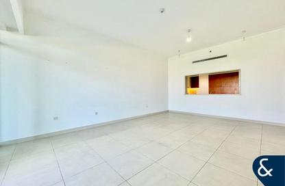 Apartment - 3 Bedrooms - 3 Bathrooms for rent in Vida Residence 3 - Vida Residence - The Hills - Dubai