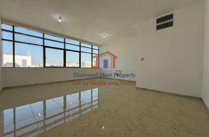 Apartment - 3 - 3 for rent in Mina Road - Tourist Club Area - Abu Dhabi