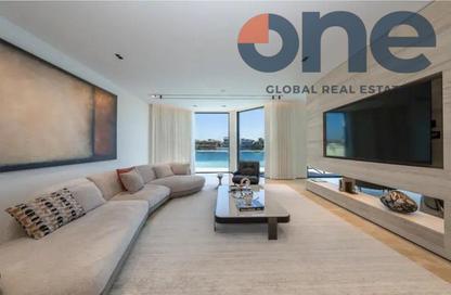 Villa - 5 Bedrooms - 6 Bathrooms for sale in Garden Homes Frond F - Garden Homes - Palm Jumeirah - Dubai
