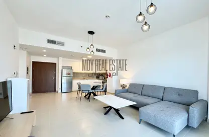 Apartment - 1 Bedroom - 1 Bathroom for rent in Hayat Boulevard 1A - Hayat Boulevard 1 - Hayat Boulevard - Town Square - Dubai