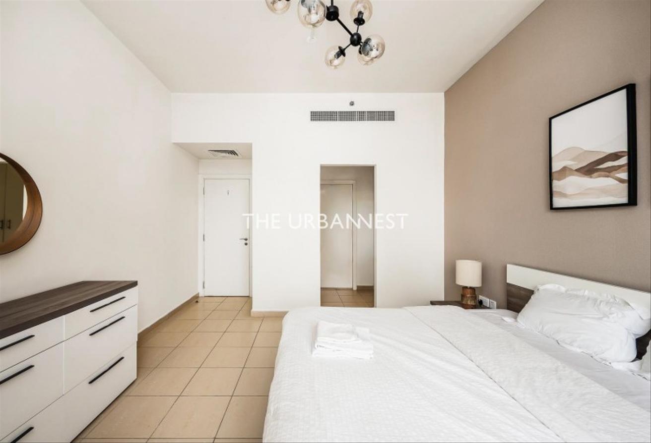 Fully Furnished | Stunning Marina Views | Vacant photo 7