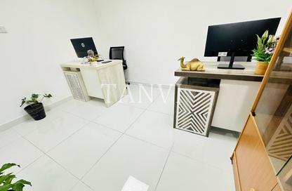 Office Space - Studio - 1 for rent in Silver Home Building - Hor Al Anz - Deira - Dubai Office Space - Studio - 1 for rent in Silver Home Building - Hor Al Anz - Deira - Dubai